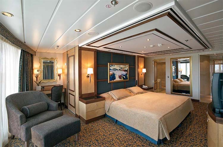 Brilliance of the Seas - Royal Aile Suit (FS)